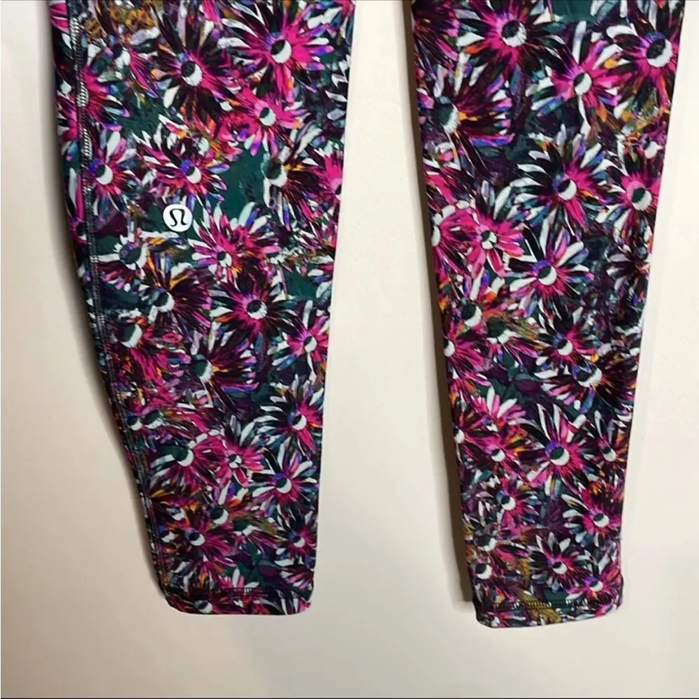 Lululemon Base Pace 28” fleece legging size 6 Floral Electric Pink - Image 3