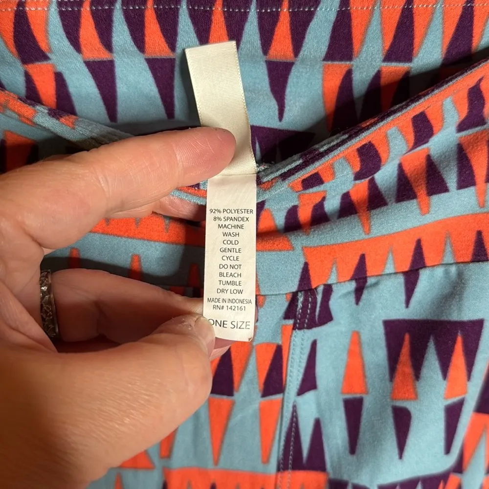 NWOT LuLaRoe Geometric Blue Coral Purple Leggings Size OS (2-10) - Image 4
