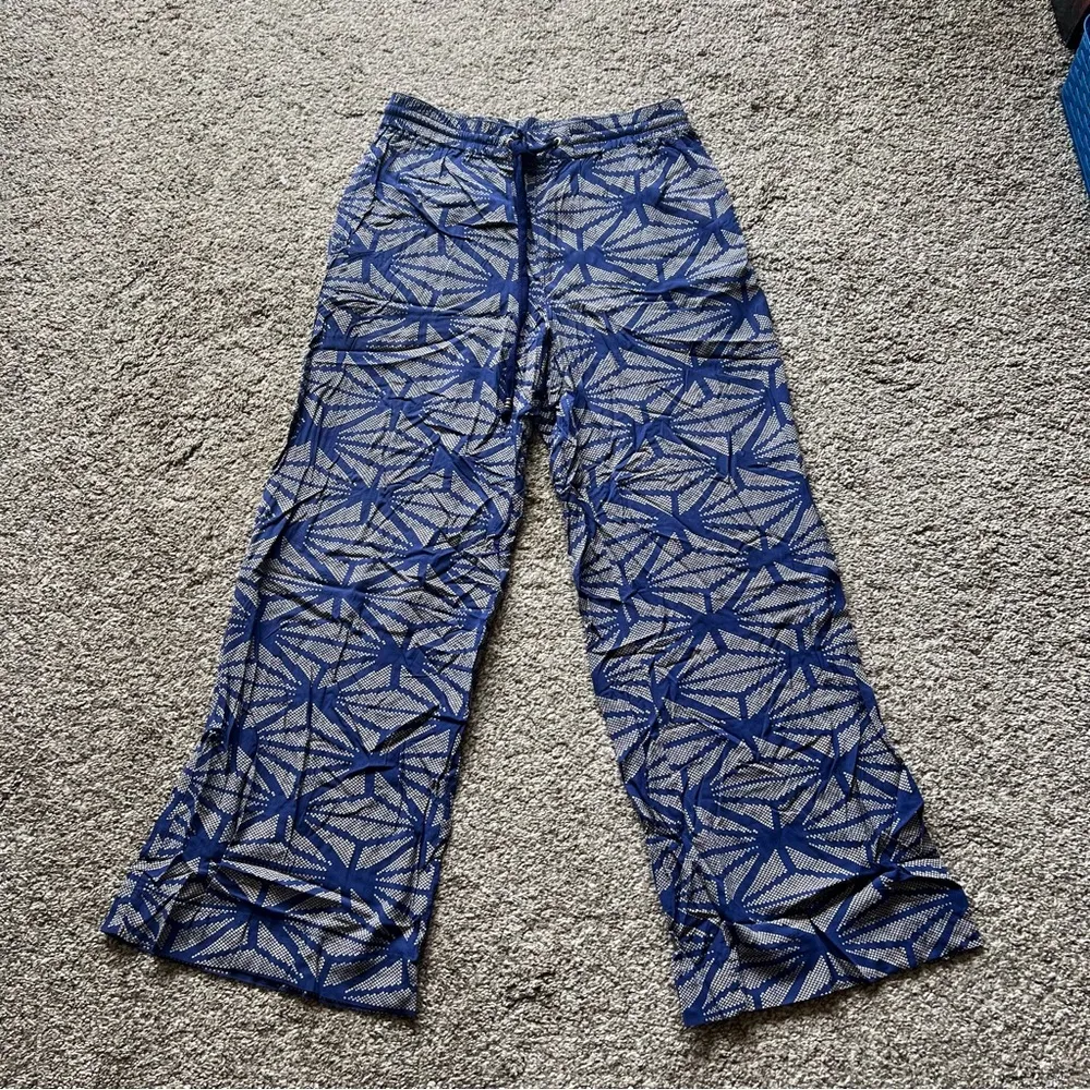 Anthropologie Hei Hei Lounge Pants Drawstring Wide Leg Small Blue Pattern - Image 3