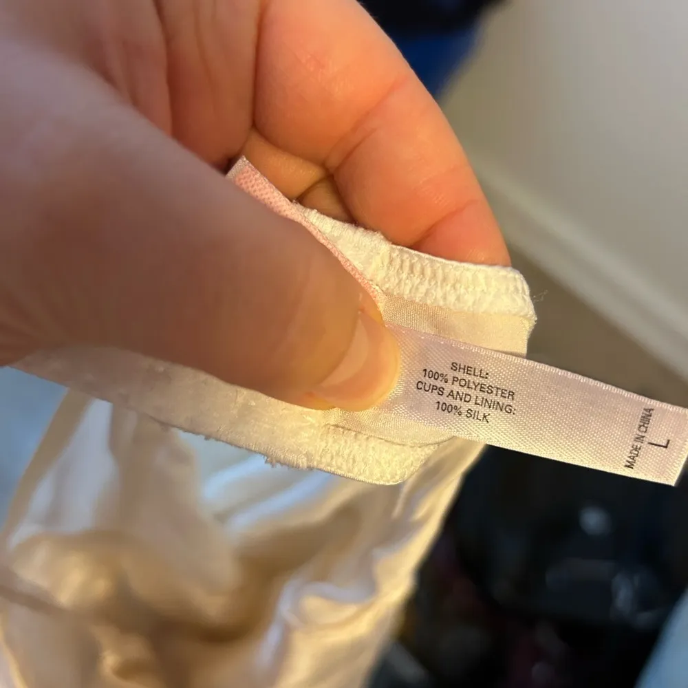 VICTORIAS SECRET SILK BEADED TOP - Image 5