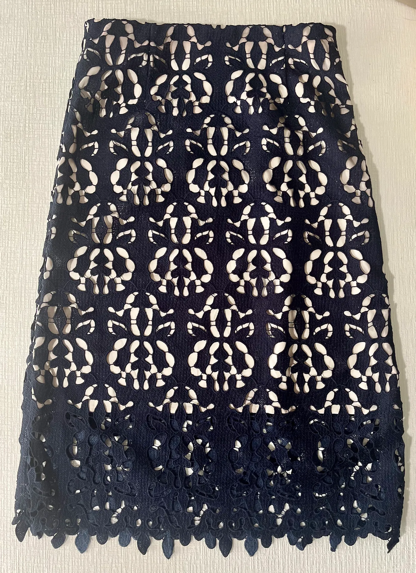 Banana Republic Factory Navy Lace Skirt Sz 0 - Image 2