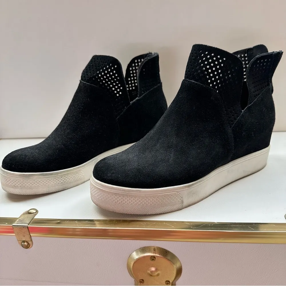 Women’s Winnie Sneaker Platform Bootie Black SZ 8 - Image 3