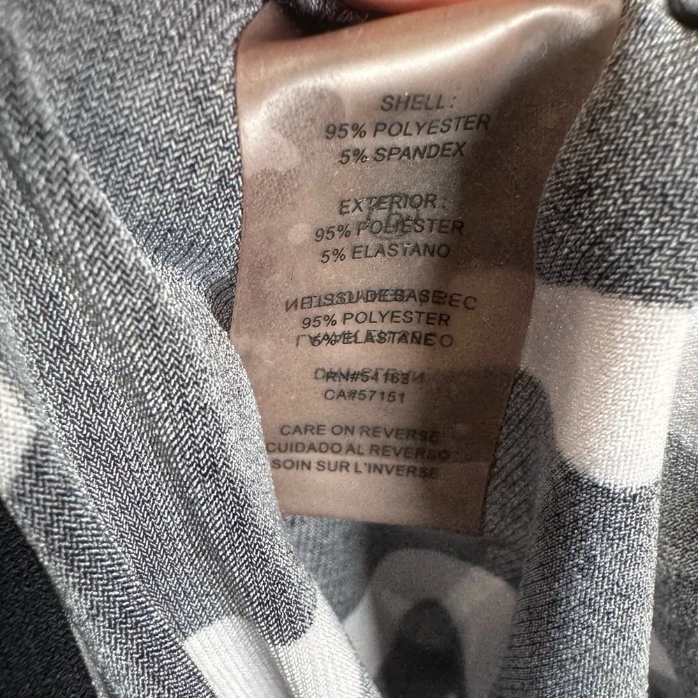 Calvin Klein beautiful ombré abstract print pleated top size XL - Image 6