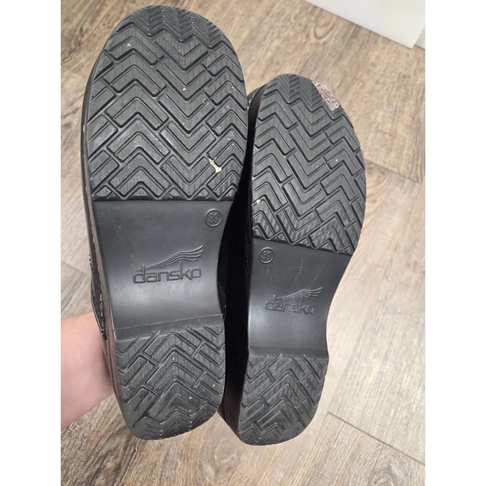 Dansko Women’s Size US 9 Euro 39 Black Leather Slip On Clog Shoes - Image 9