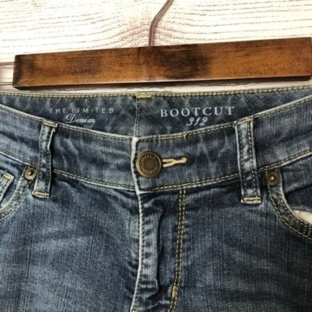 The Limited 312 Medium Wash Boot Cut Jeans 6L - Image 20