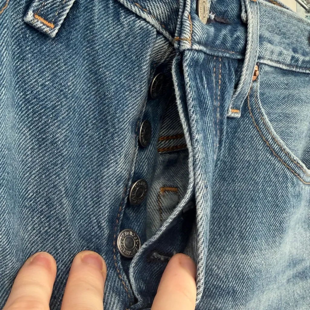 Levi 501 button fly jean shorts 27 - Image 4