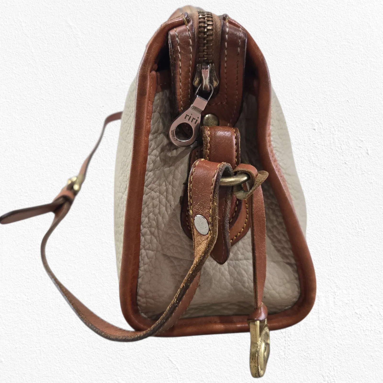 80s Vintage Dooney and Bourke Pebbled Leather USA Made All Weather Satchel Purse - Image 4