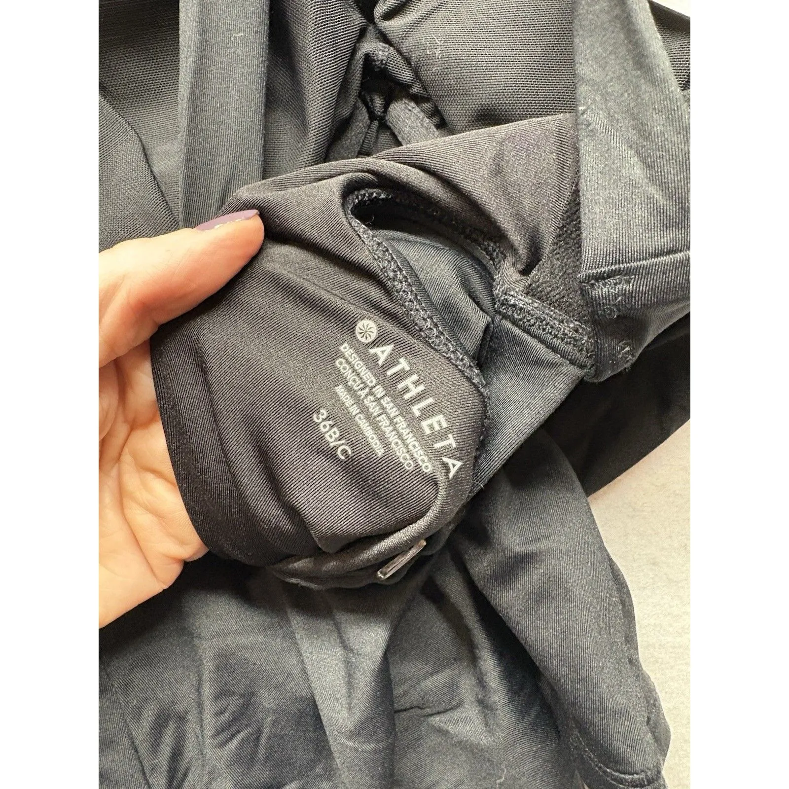 Athleta Maldives Tankini Swim Top Size 36B/C Bra Cup High Neck Black - Image 4