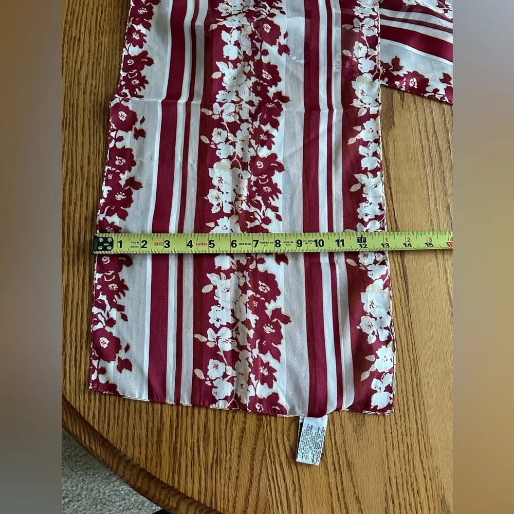 Jaclyn Smith Jacalyn Smith Red Ivory Floral Print Rectangular Scarf - Image 4