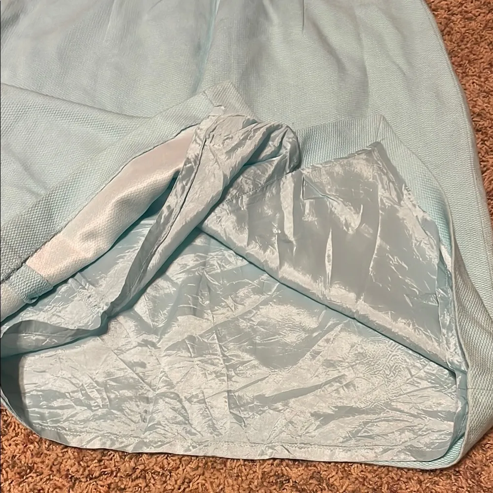 Stylish Light Blue Sleeveless Dress Size 10 - Image 3