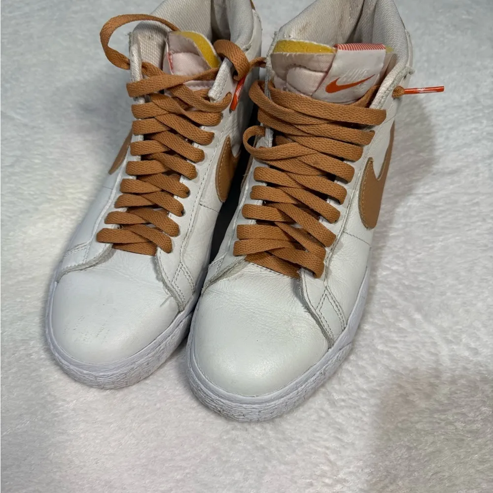 Nike White and Tan High-Top Sneakers with Unique Lacing - Image 5