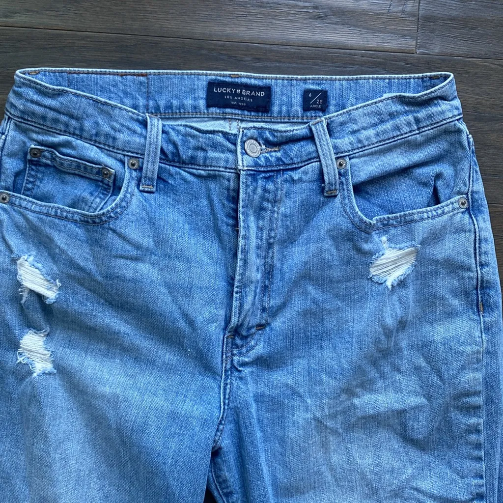 LUCKY BRAND High Rise Mom Jean Womens Sz 28 Light Wash Blue - Image 2