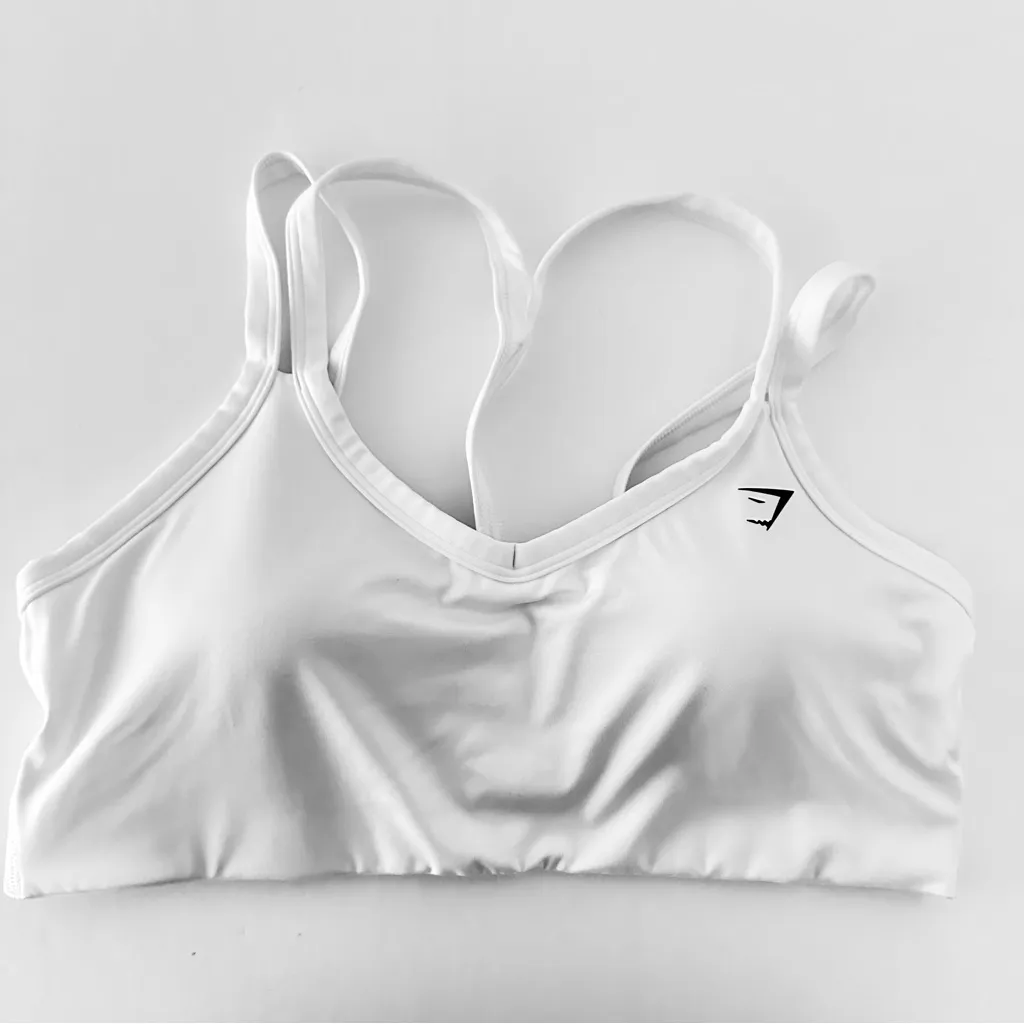 Gymshark Adapt Ombre Seamless Shorts & Strap Feature Sports Bra Set - Image 4