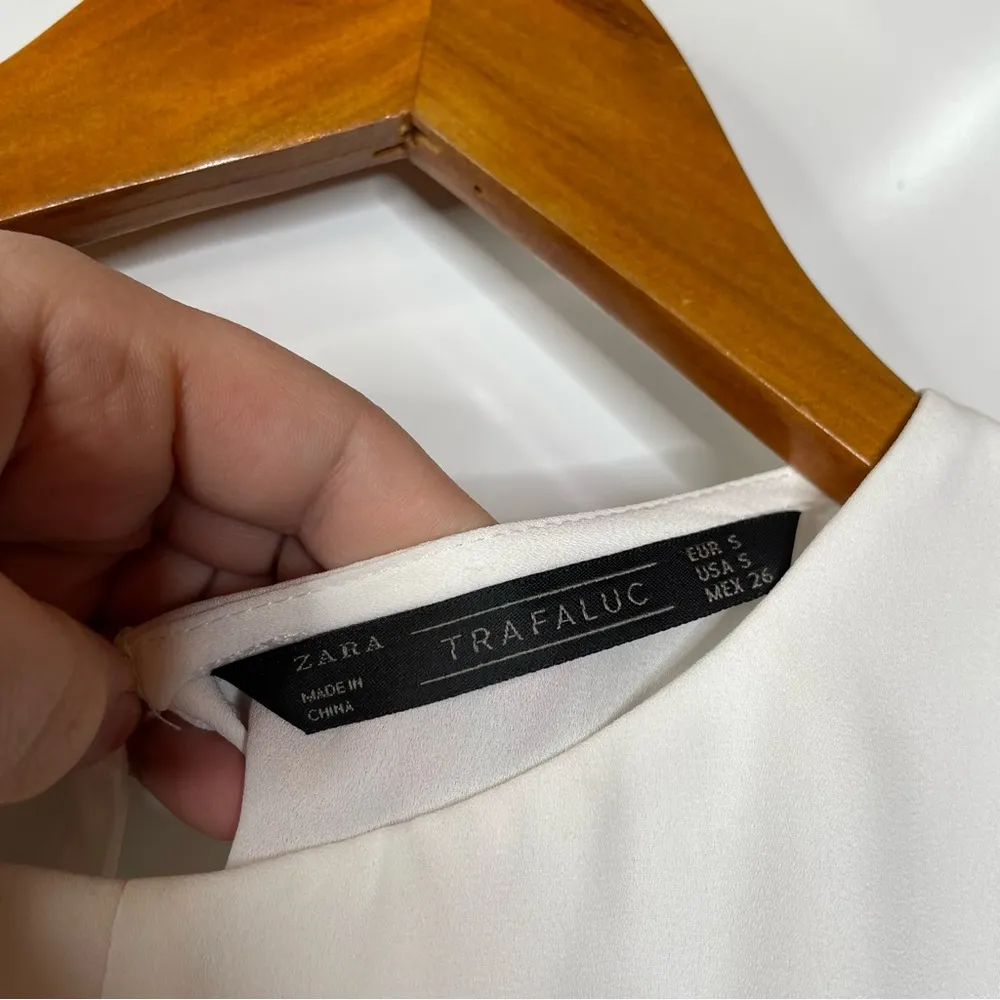 Zara Split Front White Dressy Tank Top Size Small - Image 5