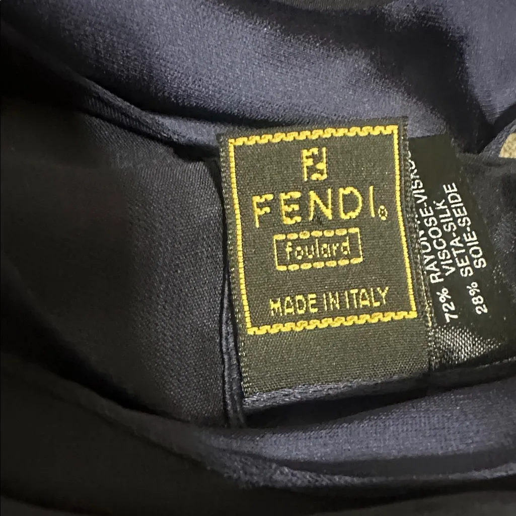 Fendi Elegant Navy Blue Scarf - Image 4