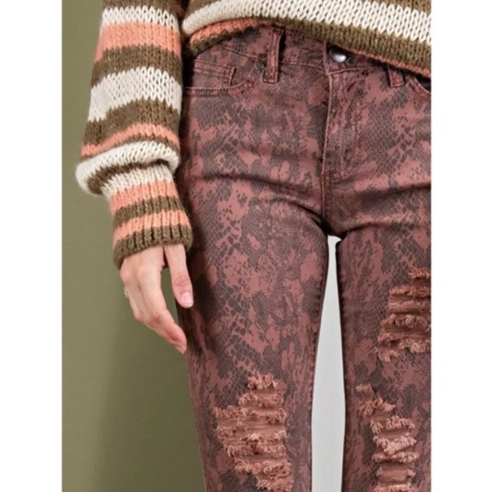 NWT Easel Snake Print Ankle Crop High-Waisted Skinny Jeans in Dried Rose - Image 3