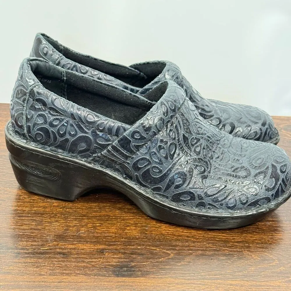 Born BOC blue print leather clog size 7 1/2 Tan - Image 5