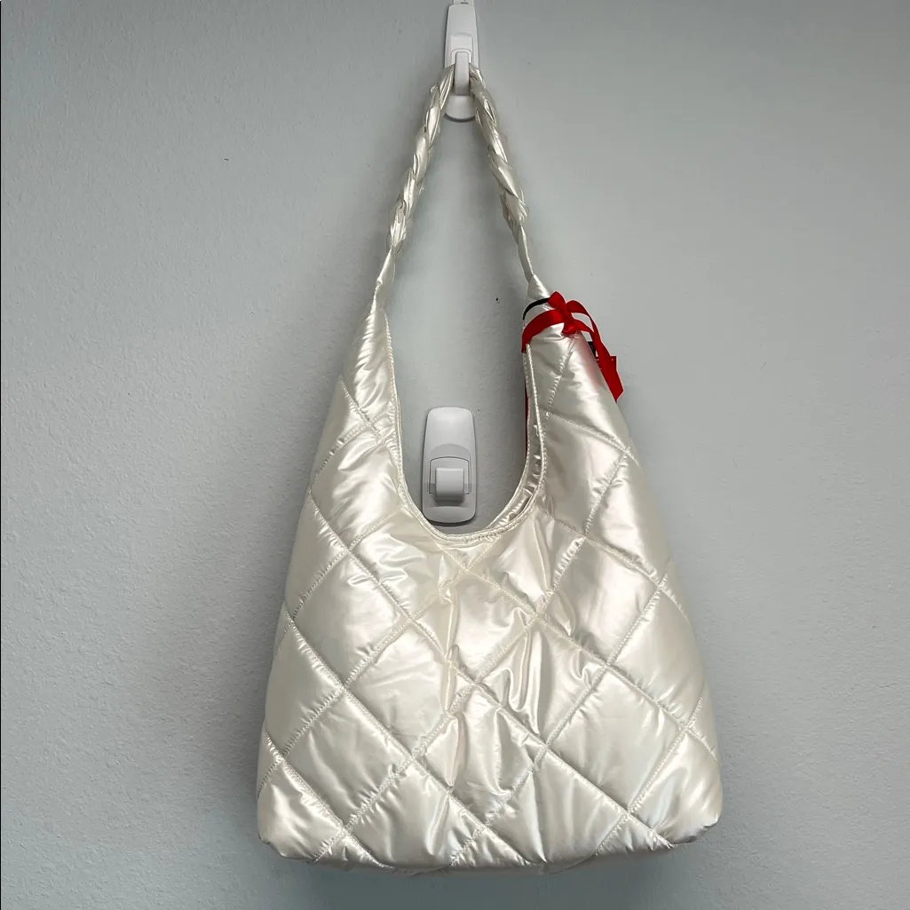 House of Harlow 1960 | Iridescent White Quilted Shoulder Bag w/Matching Wallet Silver - Image 8
