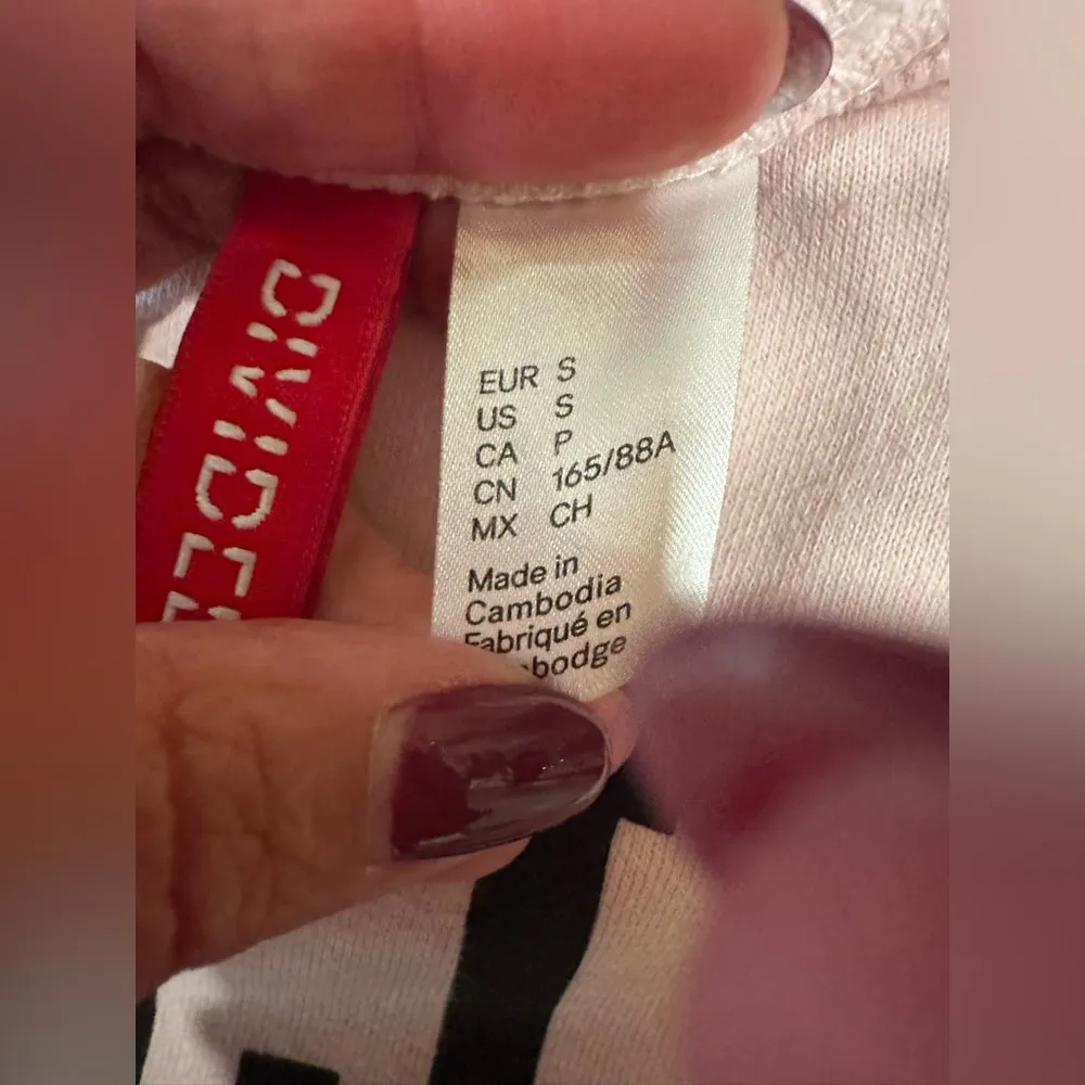 Divided Pink 'Fall in Love' Sweatshirt with side zippers - Image 6