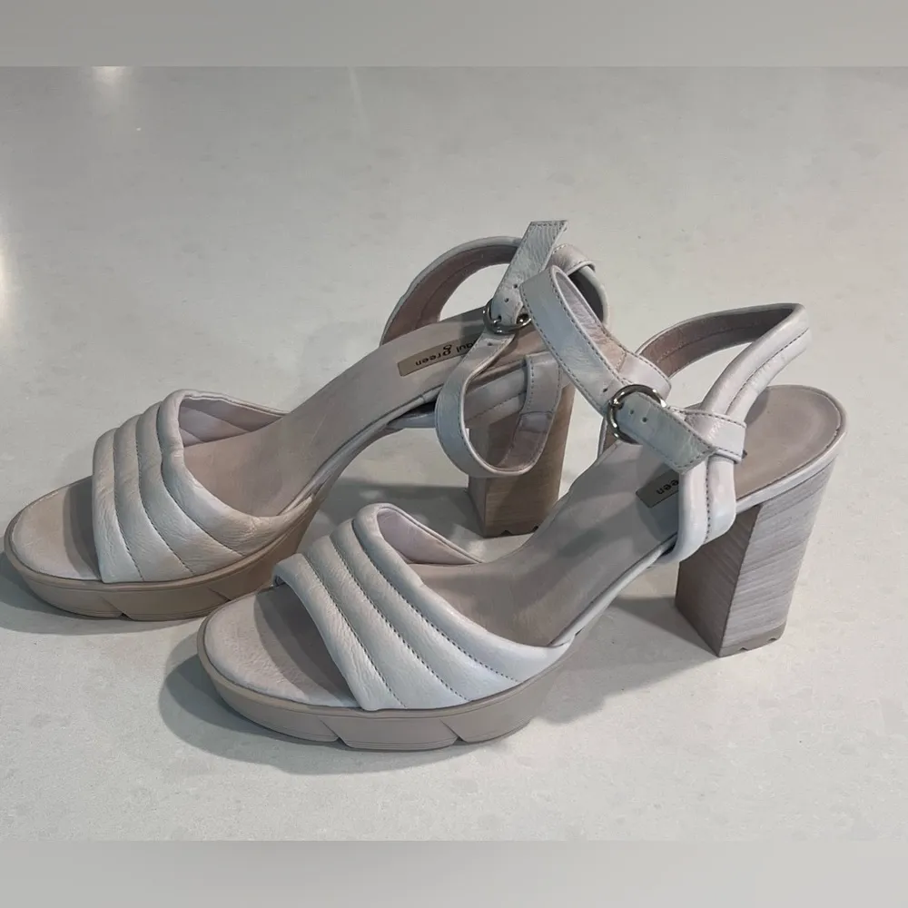 Women's Leslie Ankle‎ Strap Block Heel Sandals 6.5 New $359 - Image 7