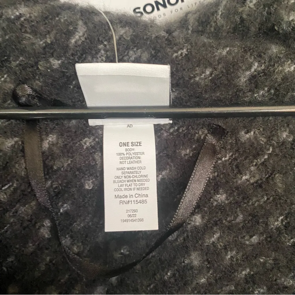 Sonoma  Charcoal wrap shawl - Image 4