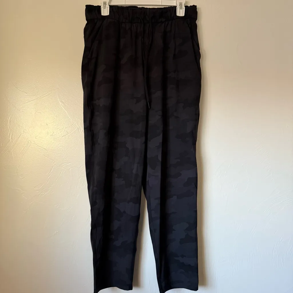 Lululemon Black Camo Keep Moving Pant 7/8 Length - Image 3