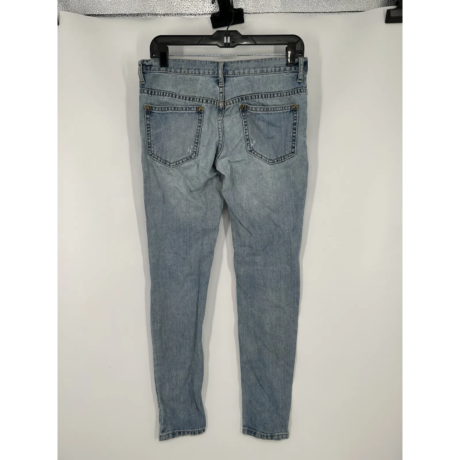 Free‎ People Embroidered Graphic Skinny Low Rise Jeans Light Wash Blue Size 26 - Image 2