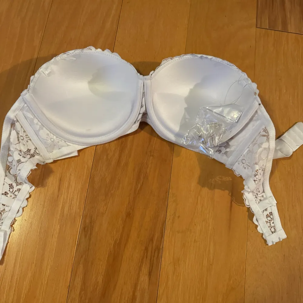 White Underwear Female Lace
Wrapped Chest Gathered
Invisible Front Buckle Bra - Image 8