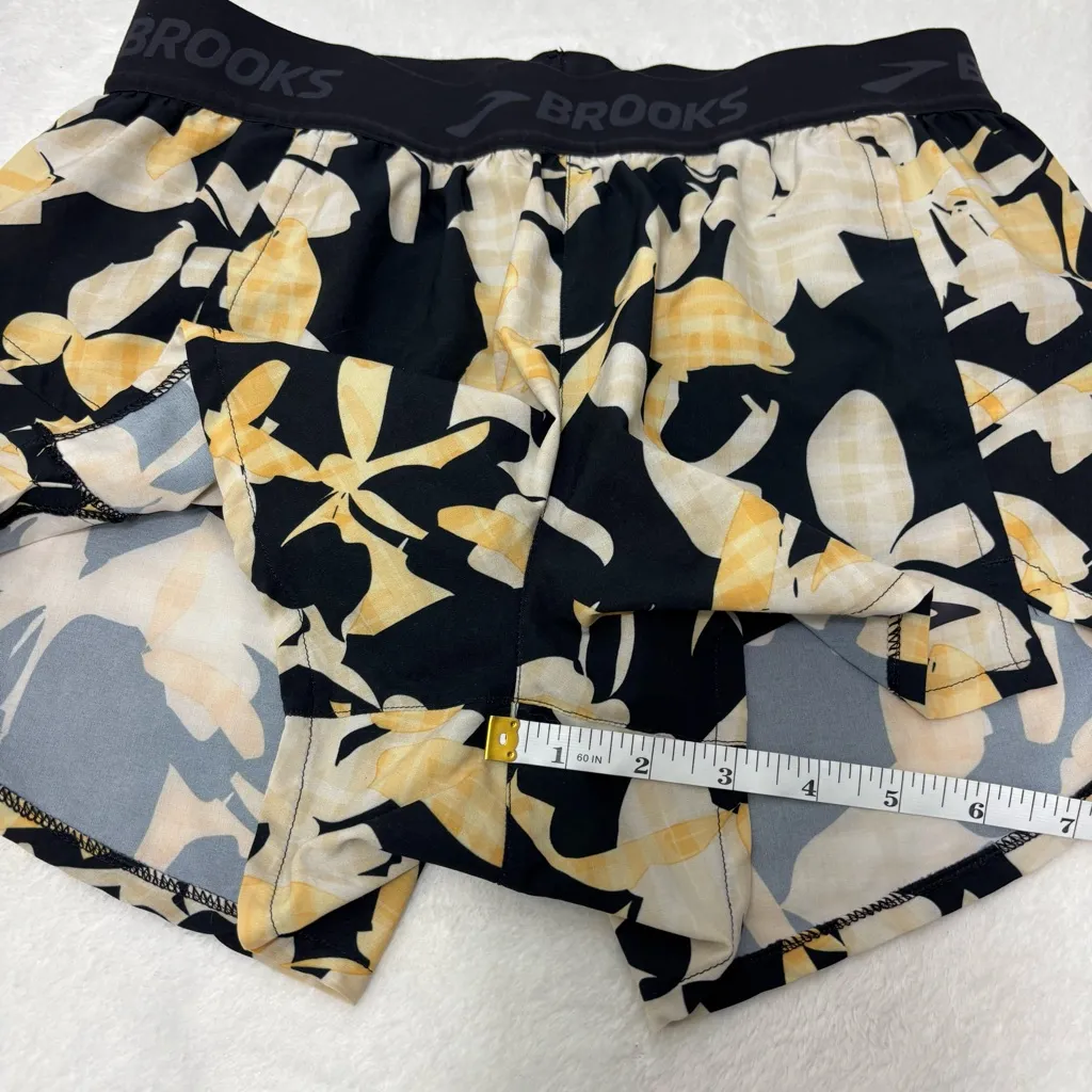 Brooks Women's Athletic Shorts with Black and Yellow Floral Pattern size S - Image 7