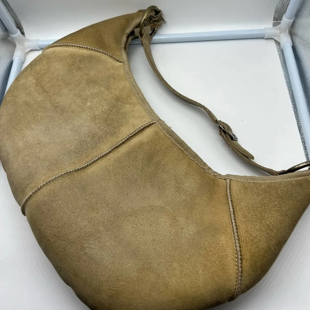 UGG AUSTRALIA sheep skin hobo bag - Image 15