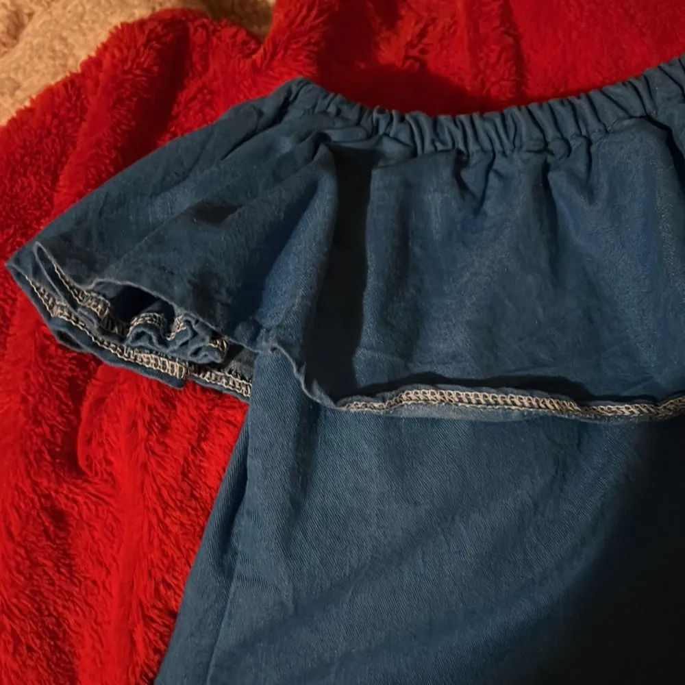 Off the Shoulder Denim Blouse - Image 2