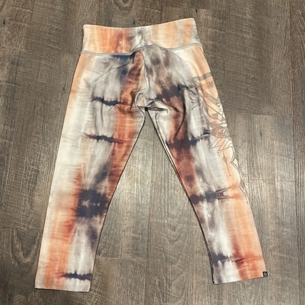Onzie Tribal print tie-dye Capri leggings - Image 3