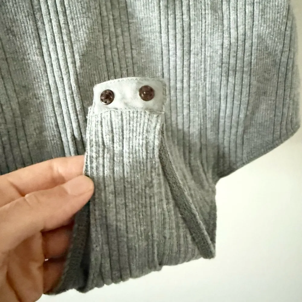 Steve Madden Ribbed Cotton Bodysuit with 3/4 Sleeve in Gray - Size M - Image 4