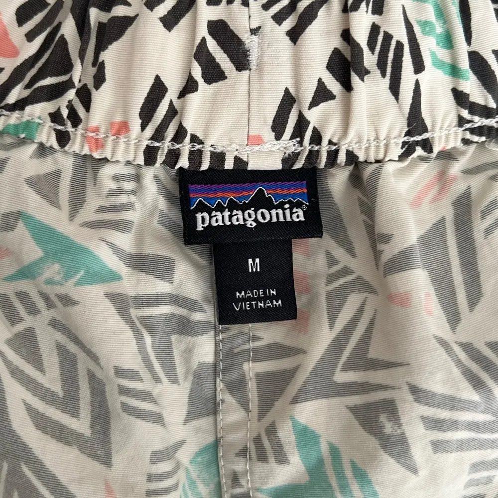 Patagonia Black and Pink Athletic Shorts Lightweight Design - Image 3
