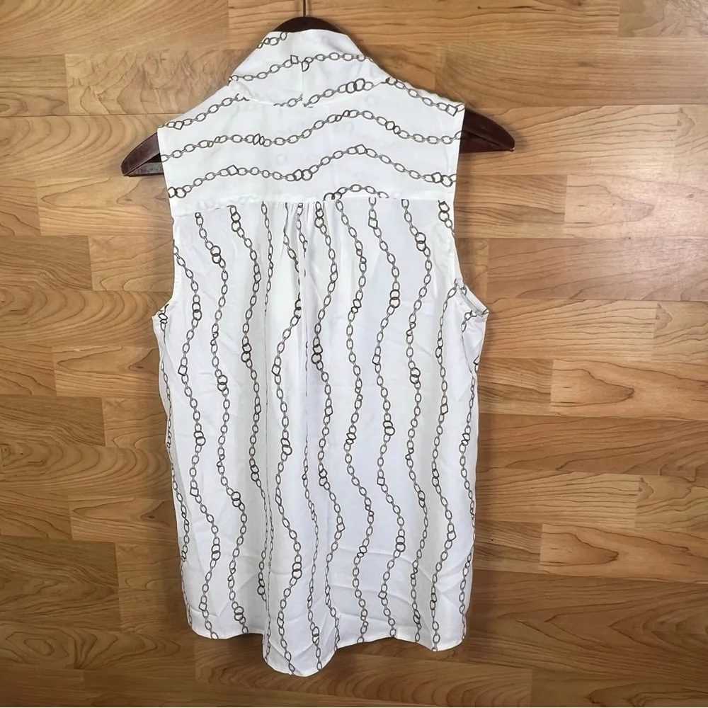 Carolina Belle w/Tie Neck & Button Front Top w/a Chain Print - Image 2