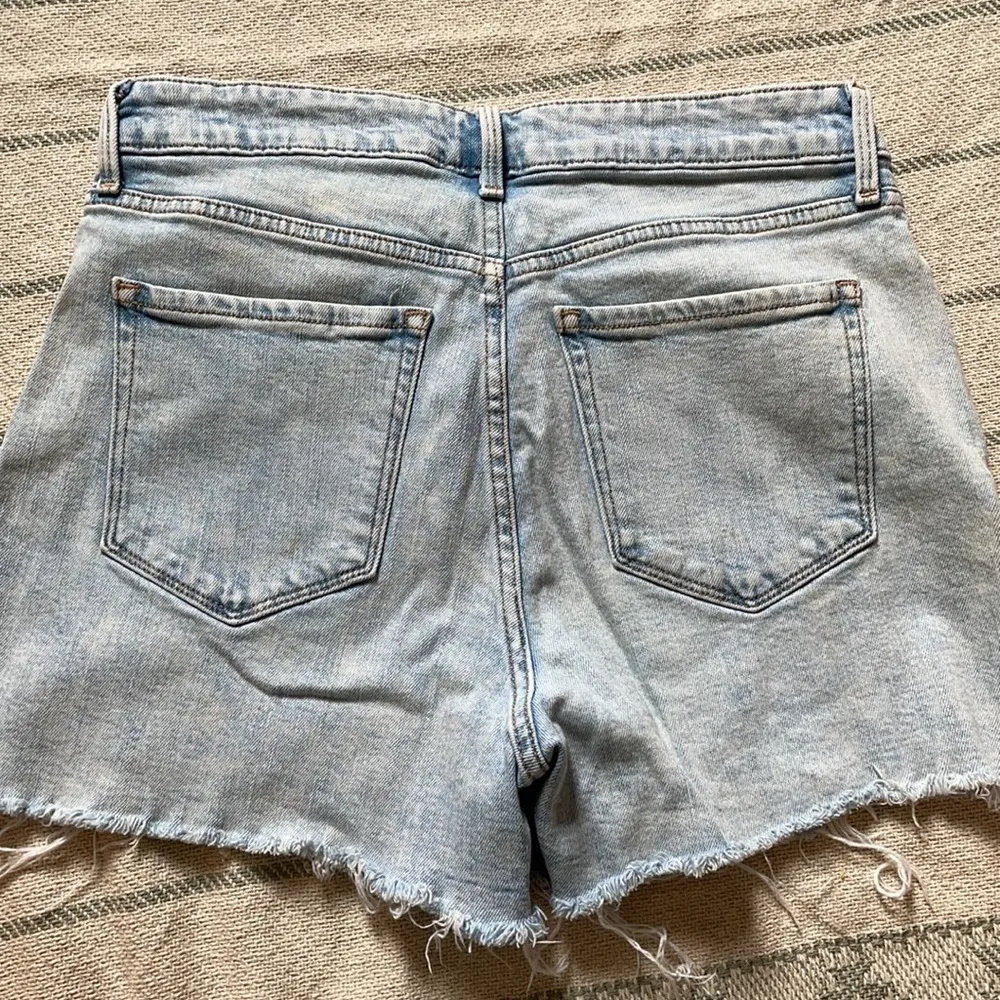 Old Navy high rise slim pockets shorts - Image 2