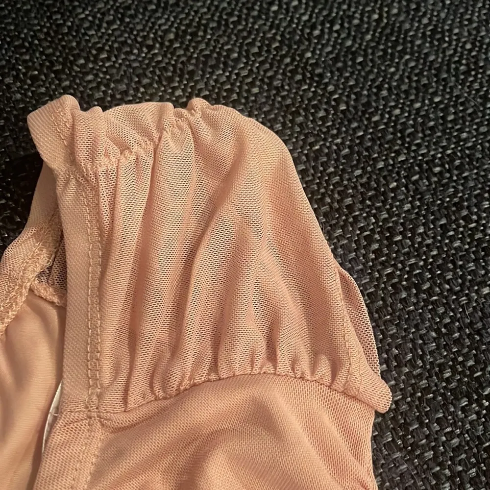 Guess top with cinch front - Image 8