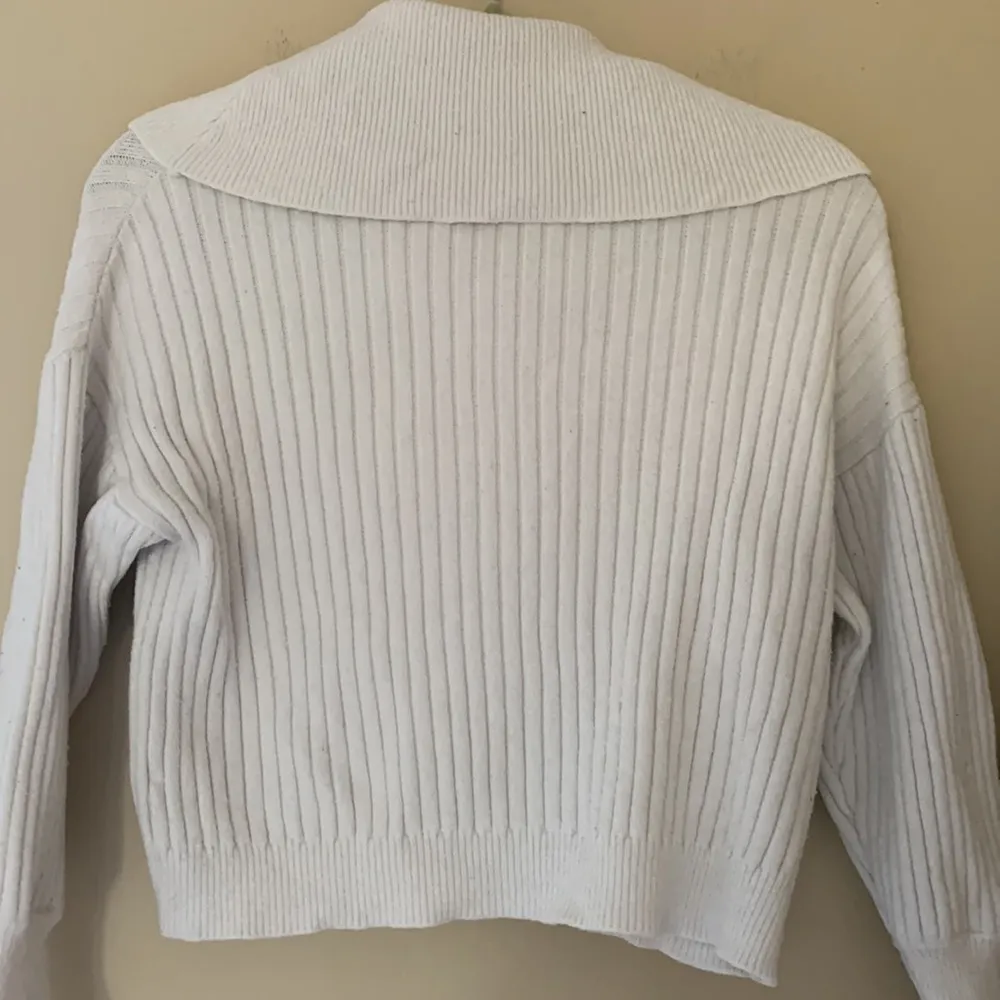 White Cropped Turtleneck Sweater - Image 4