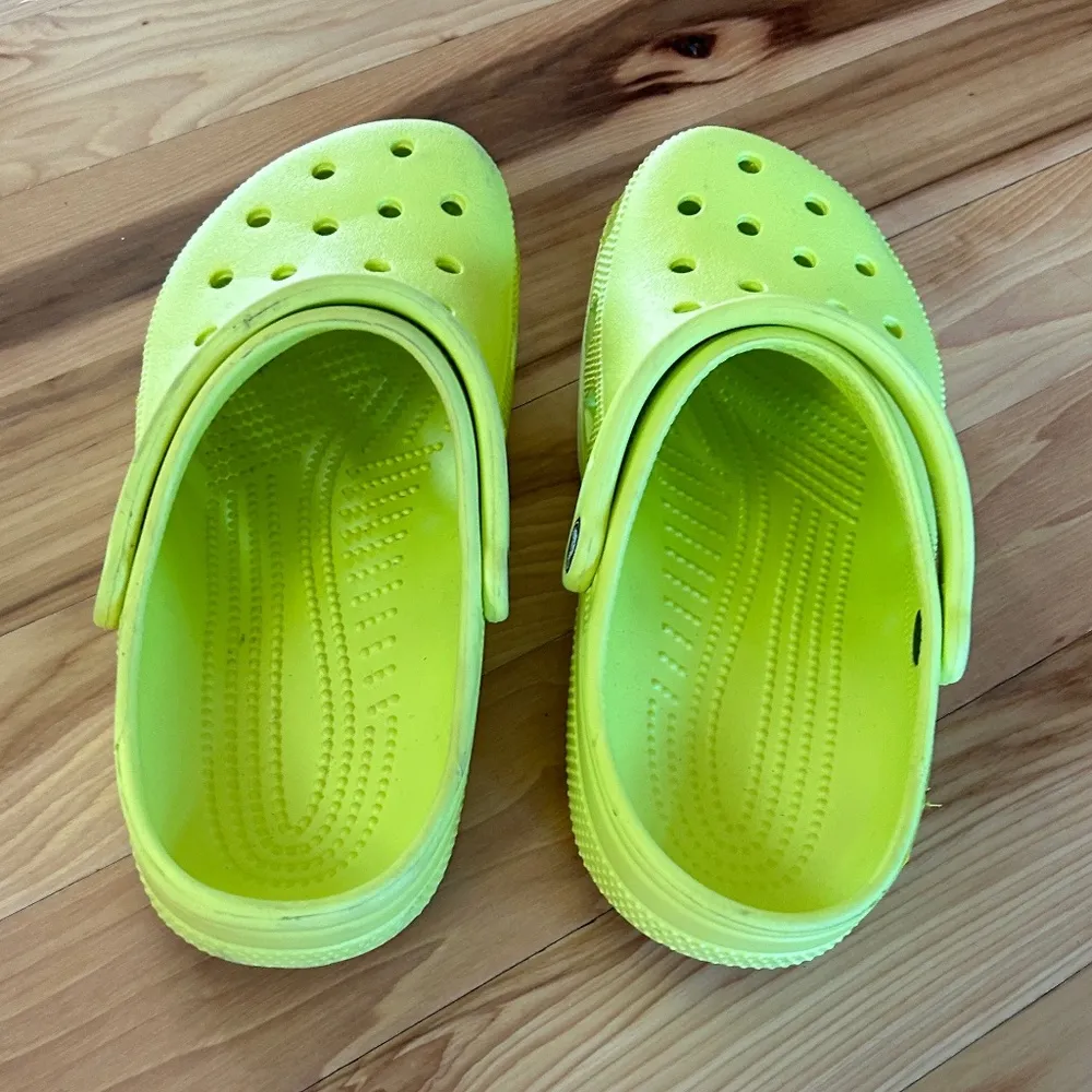 Crocs Classic Clog Acidity Yellow Mens 8 Womens 10 EUC - Image 5