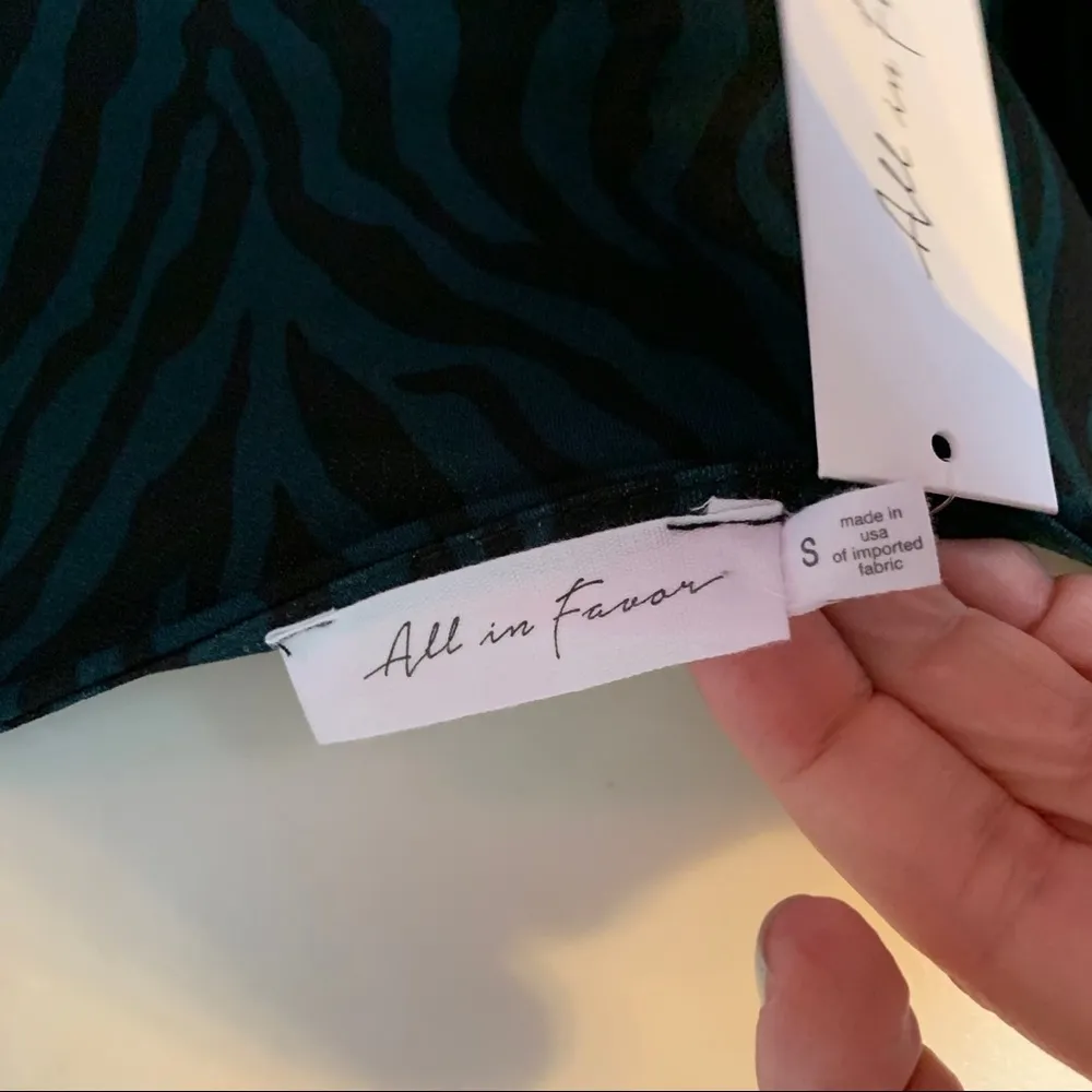 All in Favor size S Small New NWT animal dress - Image 8