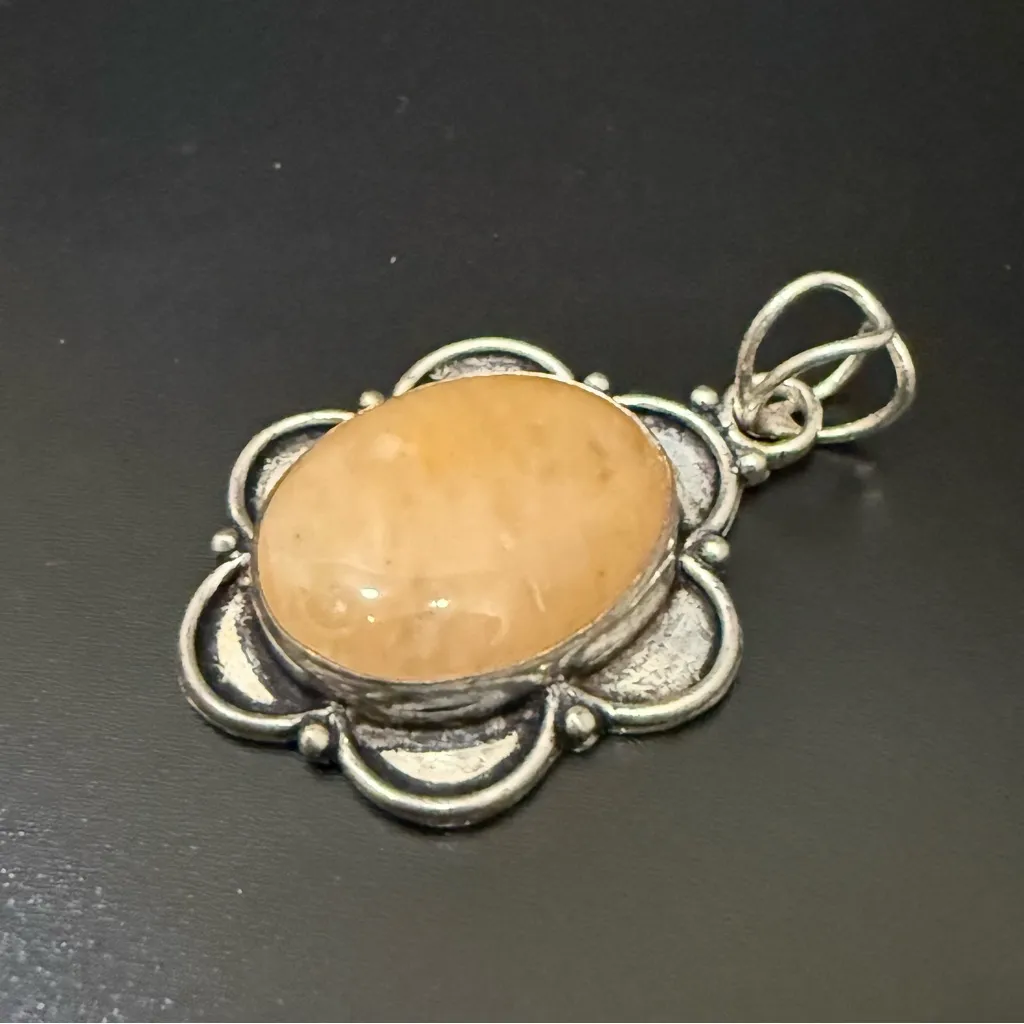 Vintage Handcrafted Silver Agate Stone Cabochon Natural Stone Pendant 10.1g. Tan - Image 12