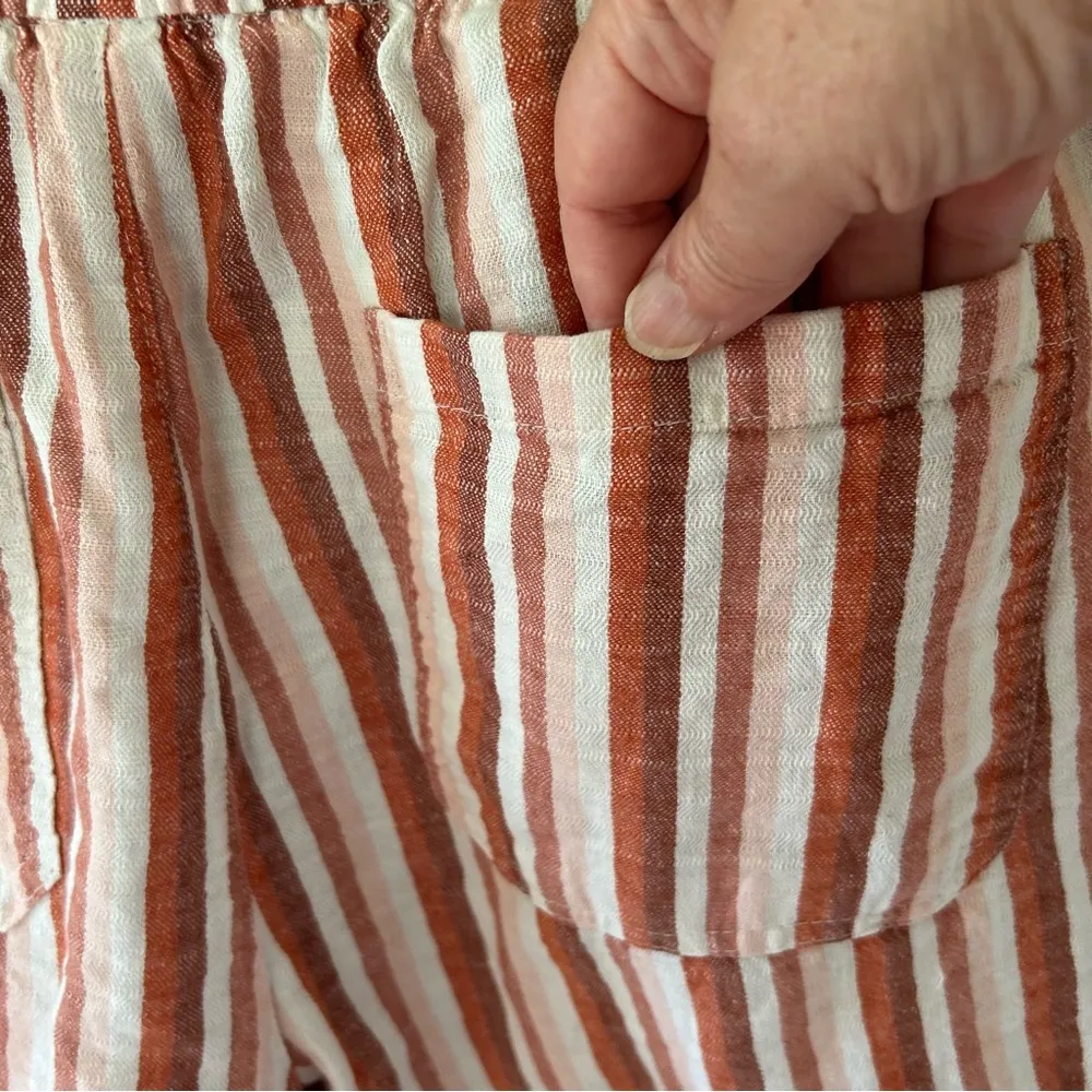 Old Navy Hi-Rise Linen Blend Drawstring Shorts. Size Medium. - Image 5