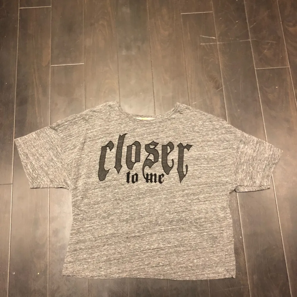 Graphic Text Boxy Shirt - Image 2