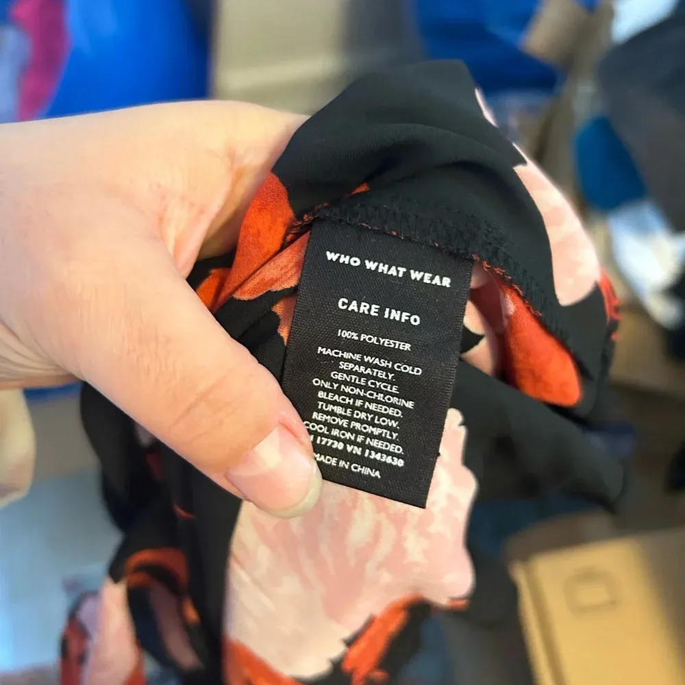 WHO WHAT WEAR FLORAL BUTTON FRONT BLOUSE - Image 3