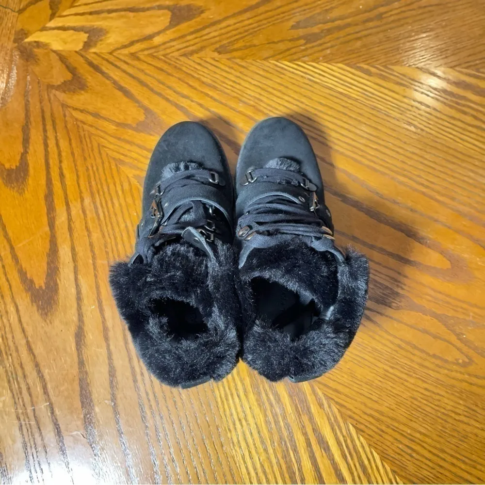 𝅺kendall + KYLIE Black Suede Edison Faux Fur Lace Up Ankle Hiking Booties Sz 6 - Image 4