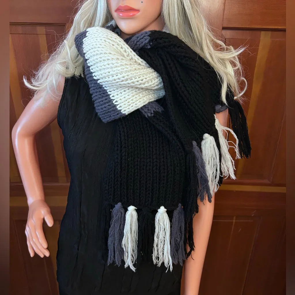 Vintage Chunky knitted Scarf - Image 9