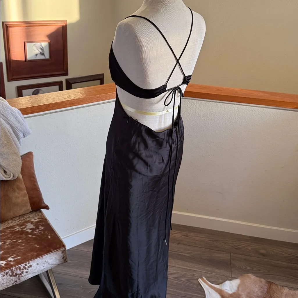 Zara cut out satin maxi
Dress black size medium - Image 5