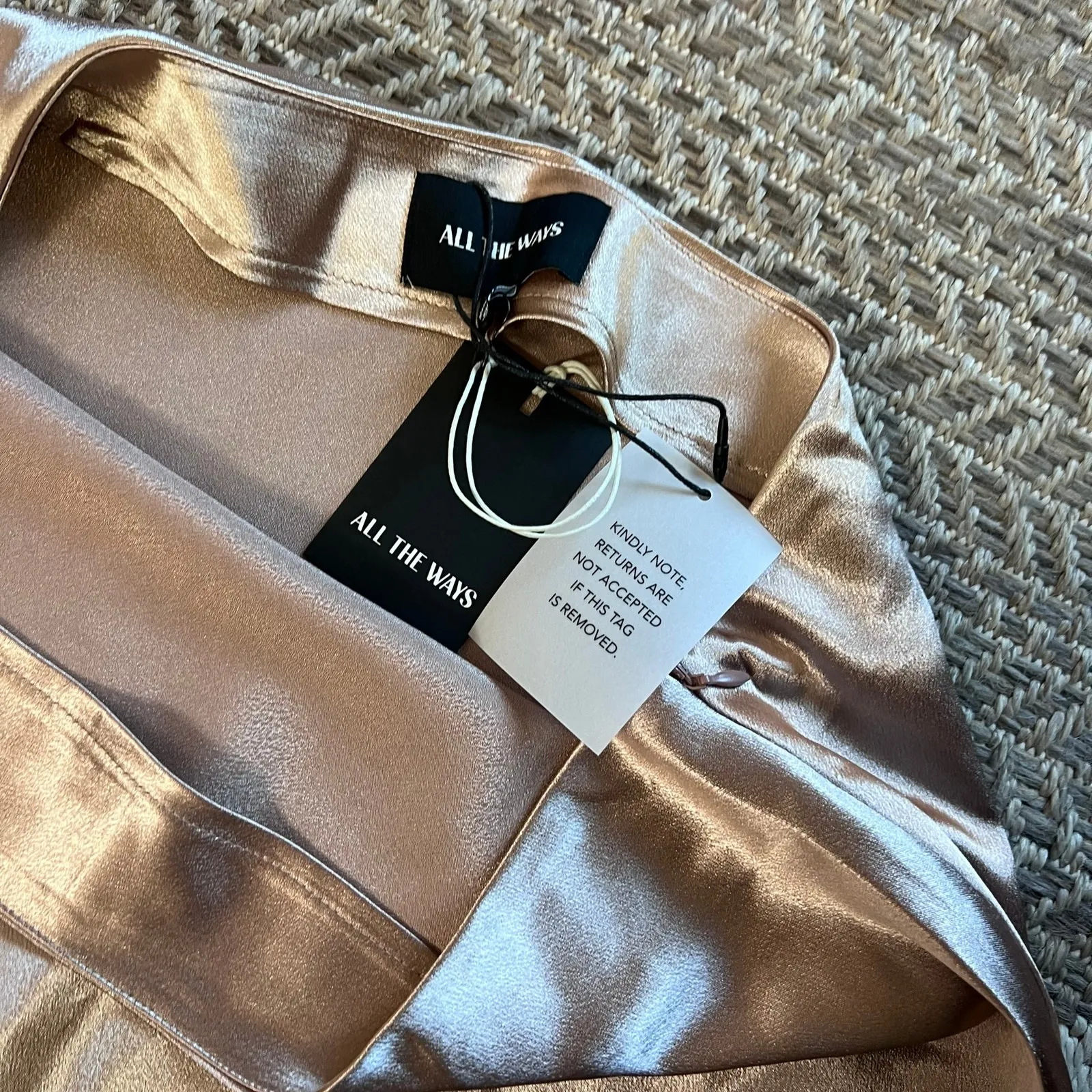 All The Ways Satin Skirt Sz Large Pink - Image 2