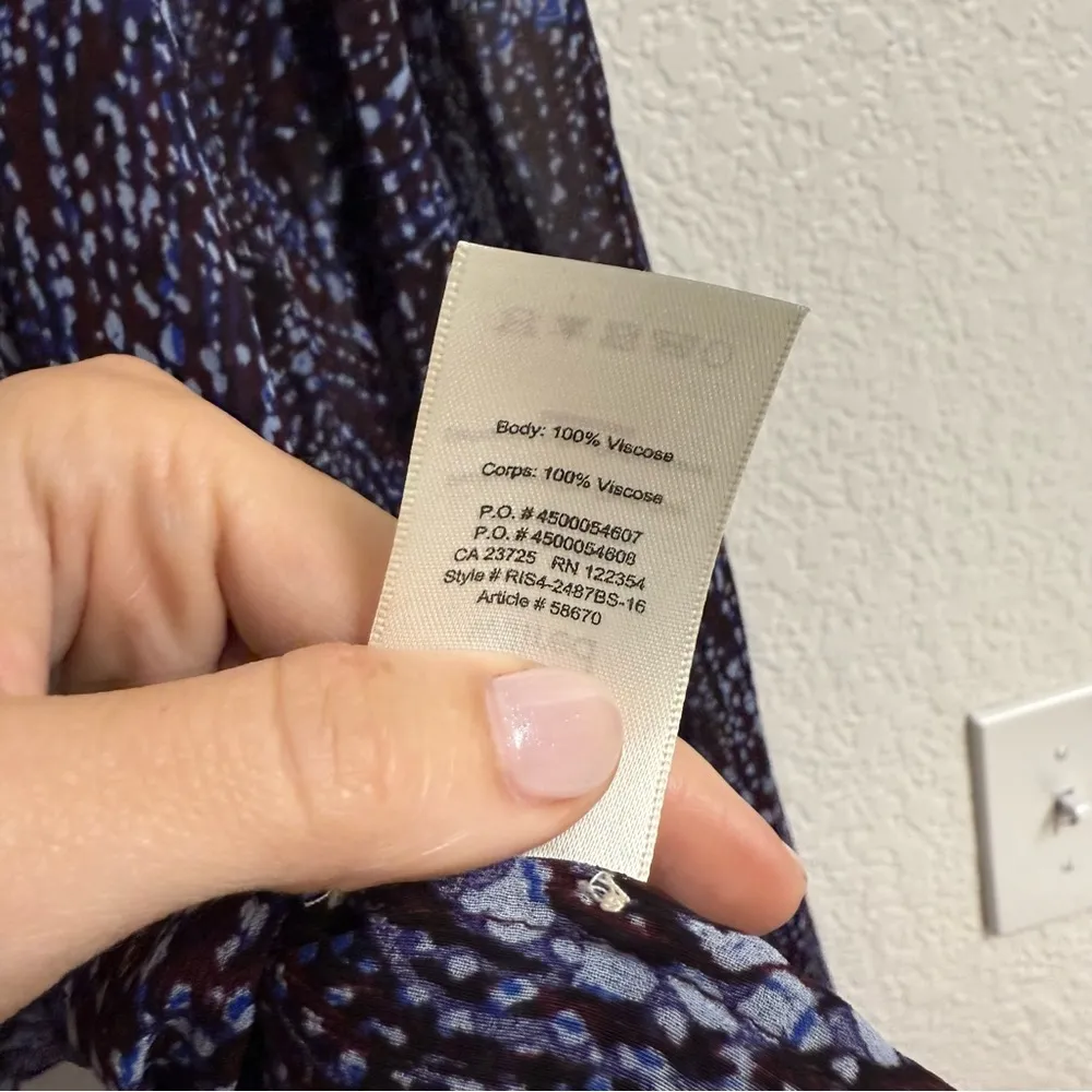 Artizia Wilfred Women's Purple Parrot Tie Neck Blouse EUC Size Large - Image 6