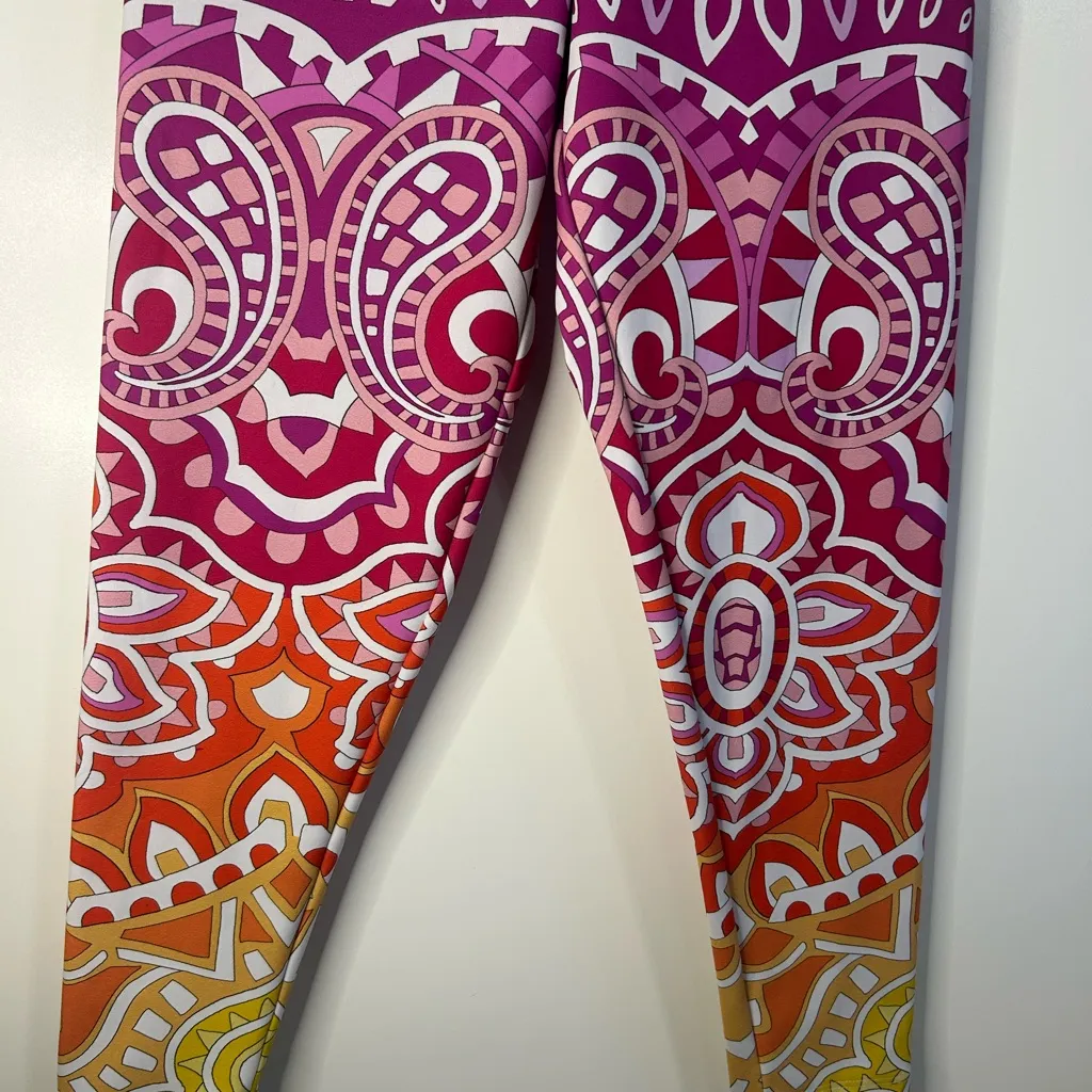 PETER P POPOVITCH Green and Pink Ombré Mandala Leggings Size M - Image 3